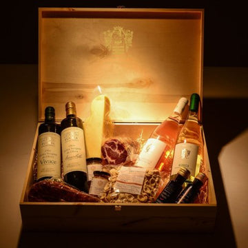 Confezione di olio e prodotti tipici pugliesi