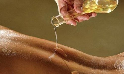 Un metodo naturale per la cura delle smagliature: l’olio extravergine di oliva - L'Acropoli di Puglia